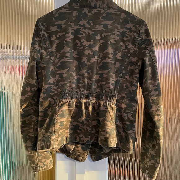 Cameo Jacket - Picture 2 of 3